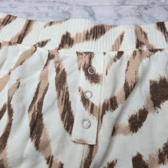 Colsie 3-Piece Pajama Set Animal Print Medium Lounge Set - Picture 9 of 16